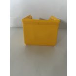 MP 2003 sárga műanyag tárolódoboz