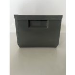 MP 2004 szürke tárolódoboz