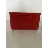 MP 2005 piros műanyag tárolódoboz